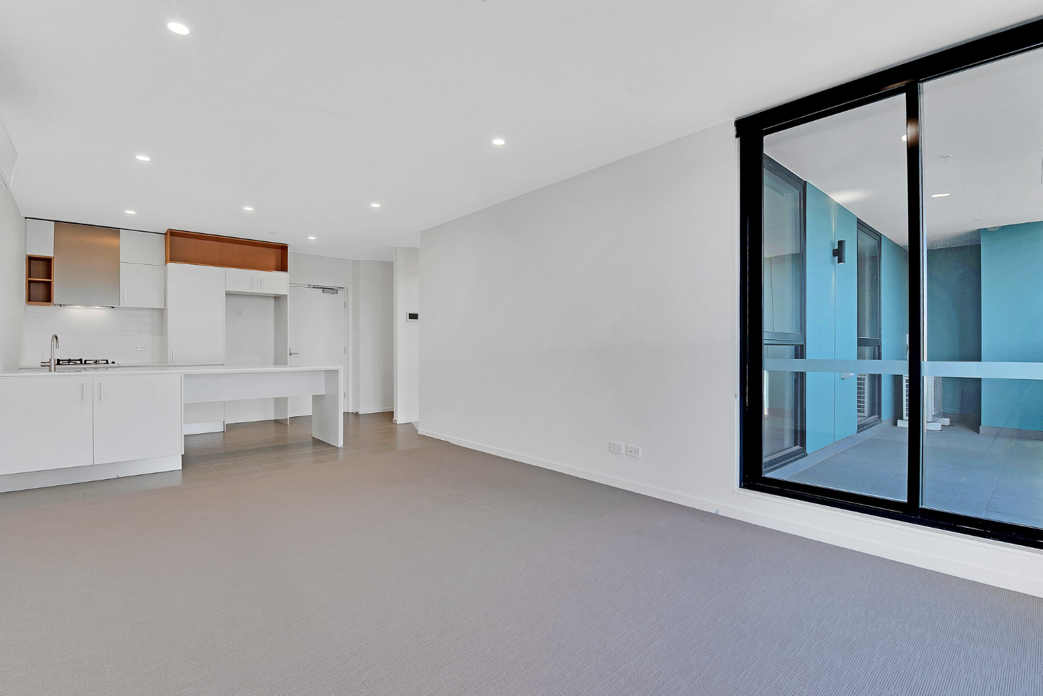 empty-unfurnished-brand-new-apartment empty-unfurnished-brand-new-apartment