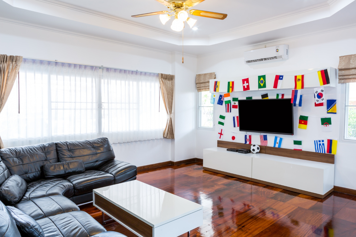 modern-room-with-tv-flags-soccer-championship-2014 modern-room-with-tv-flags-soccer-championship-2014